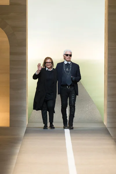 Look 50